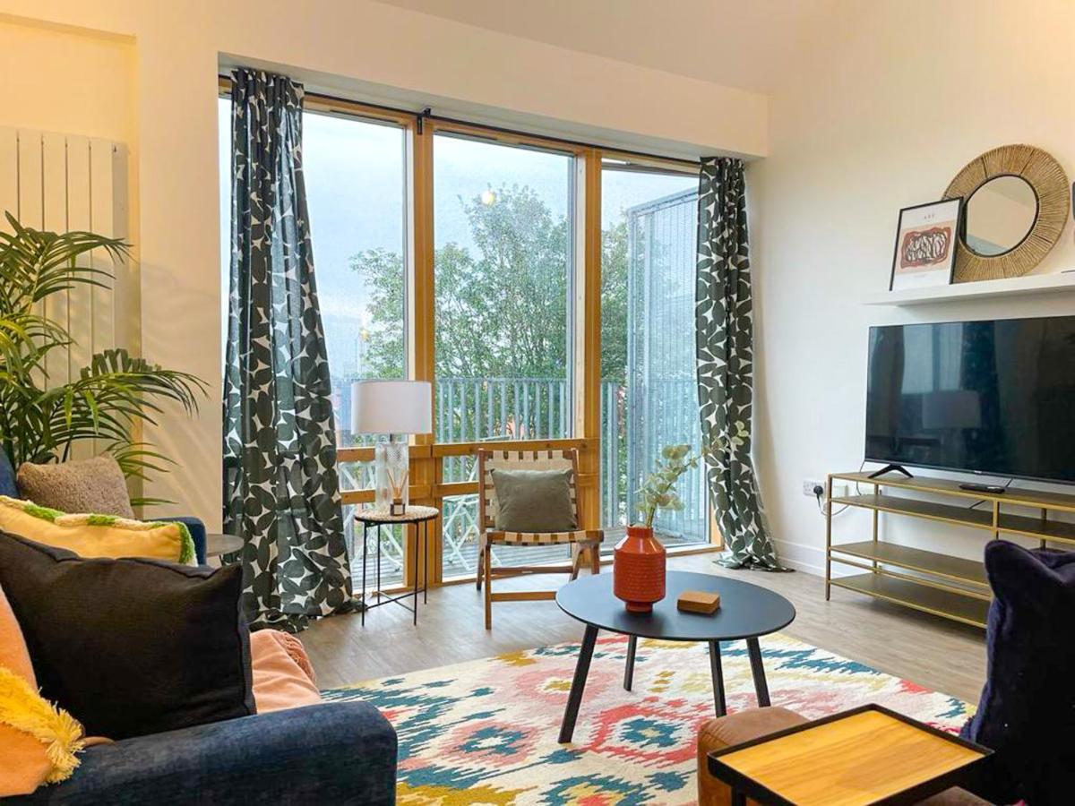 Coventry Large 4-Bed Townhouse By Empower Homes 외부 사진