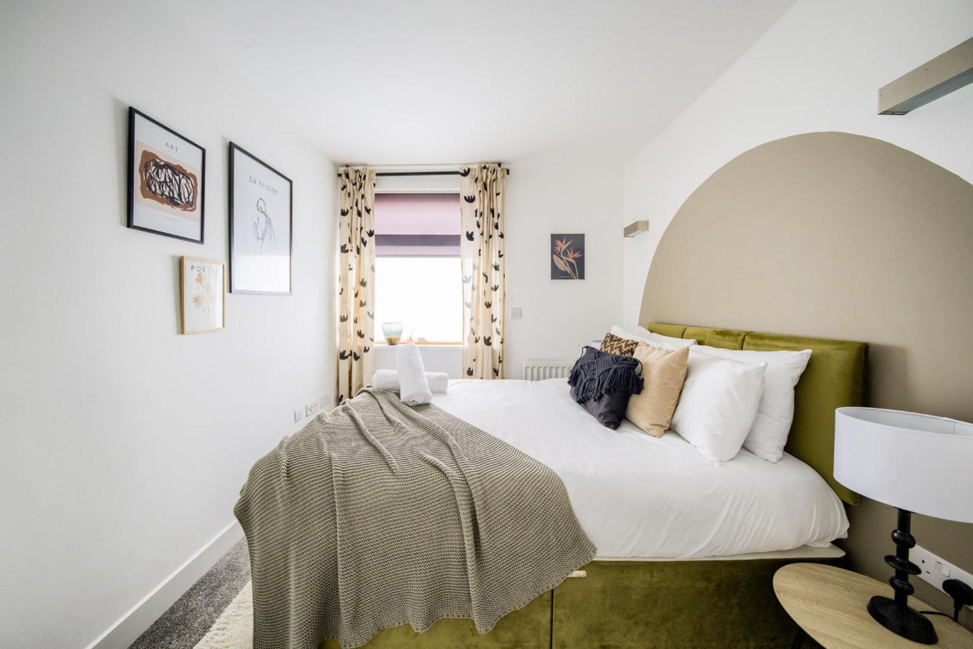 Coventry Large 4-Bed Townhouse By Empower Homes 외부 사진