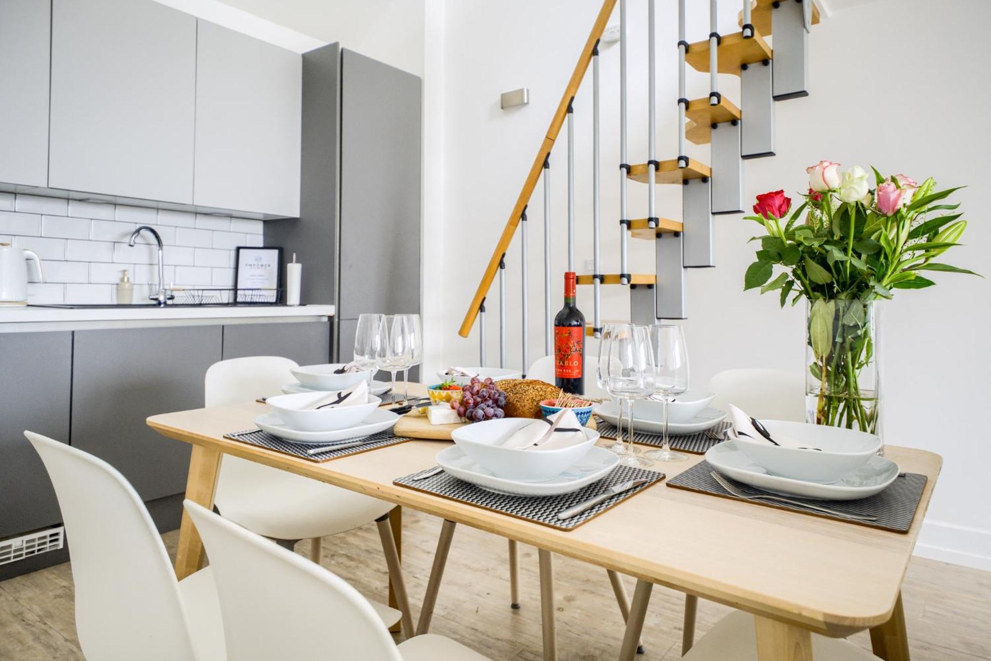 Coventry Large 4-Bed Townhouse By Empower Homes 외부 사진