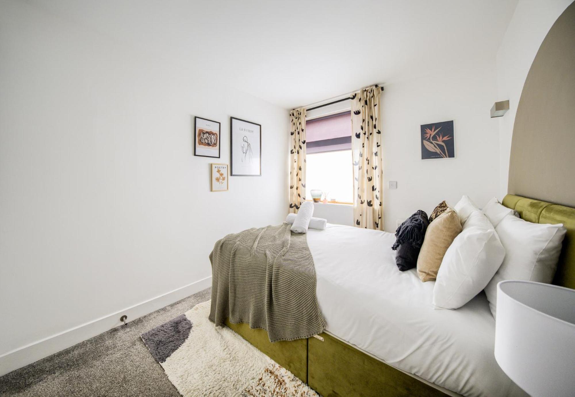 Coventry Large 4-Bed Townhouse By Empower Homes 외부 사진