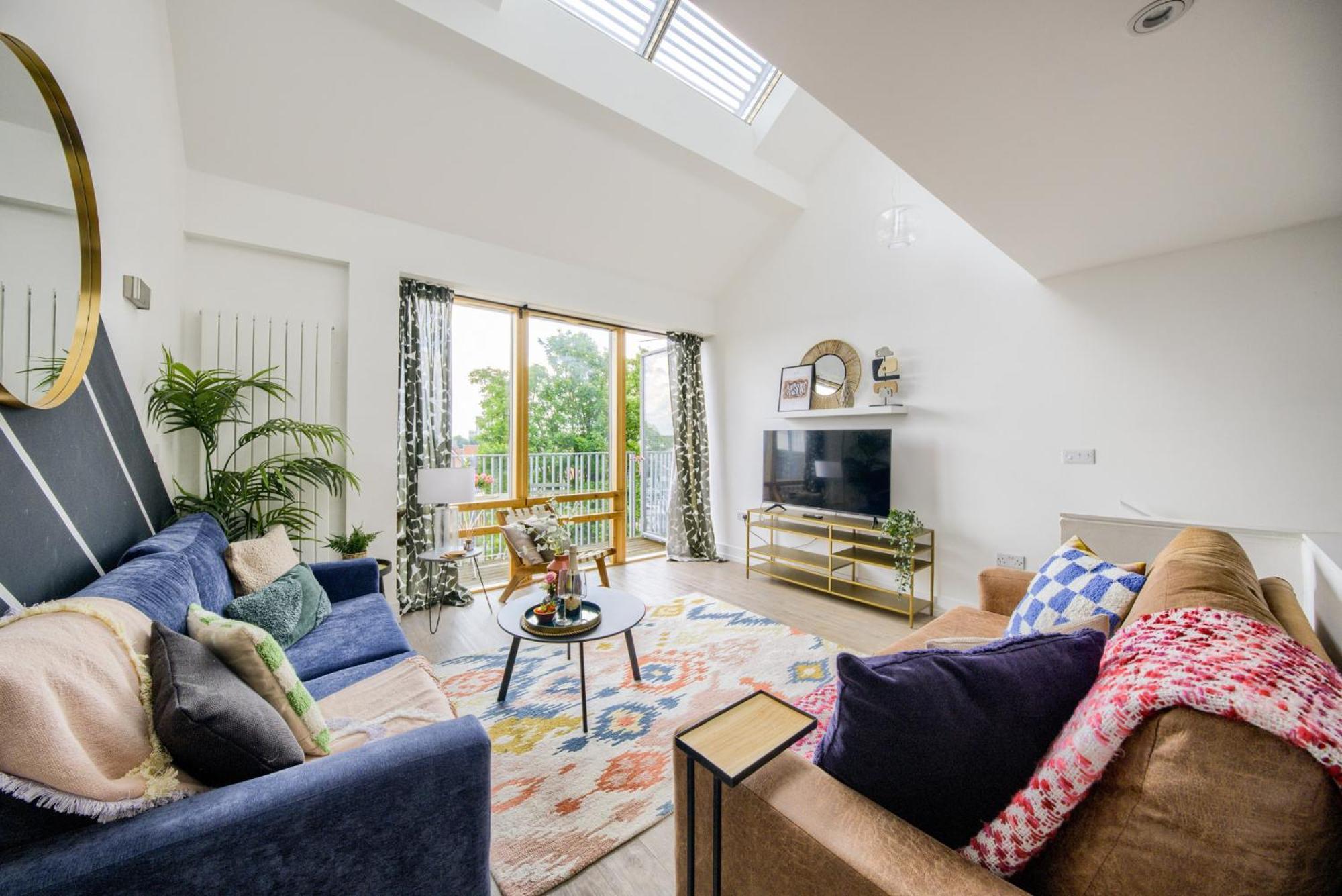 Coventry Large 4-Bed Townhouse By Empower Homes 외부 사진