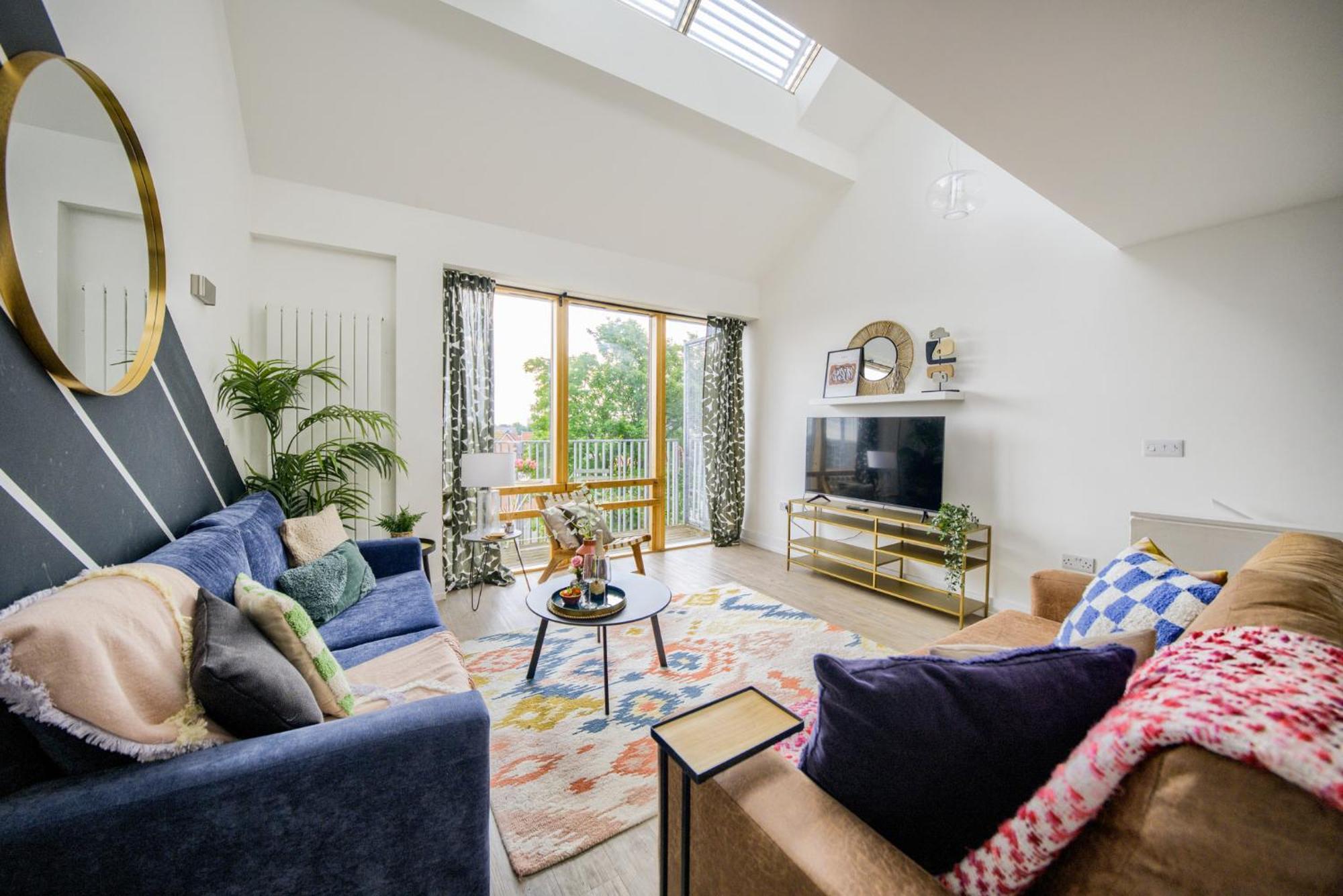 Coventry Large 4-Bed Townhouse By Empower Homes 외부 사진