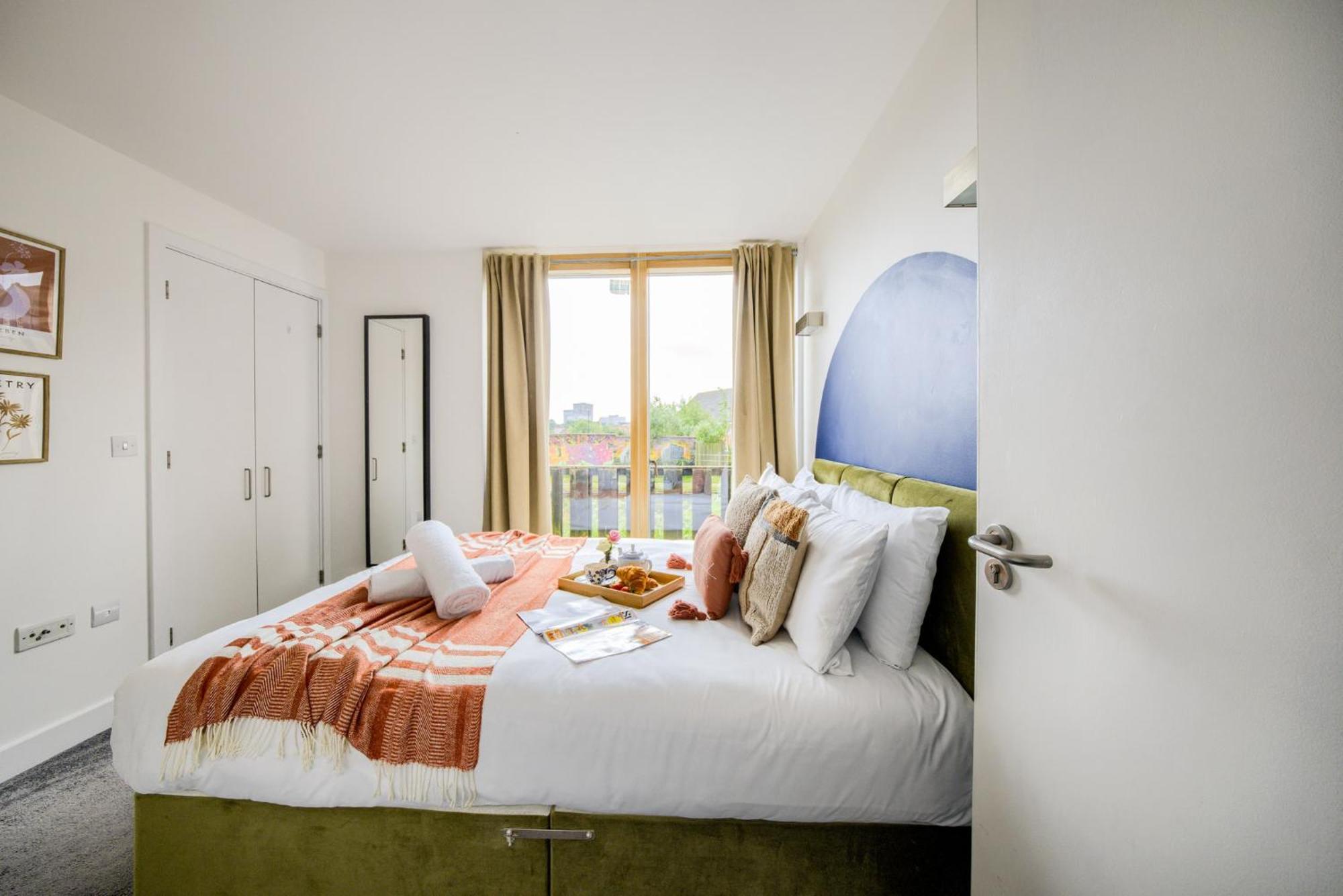 Coventry Large 4-Bed Townhouse By Empower Homes 외부 사진