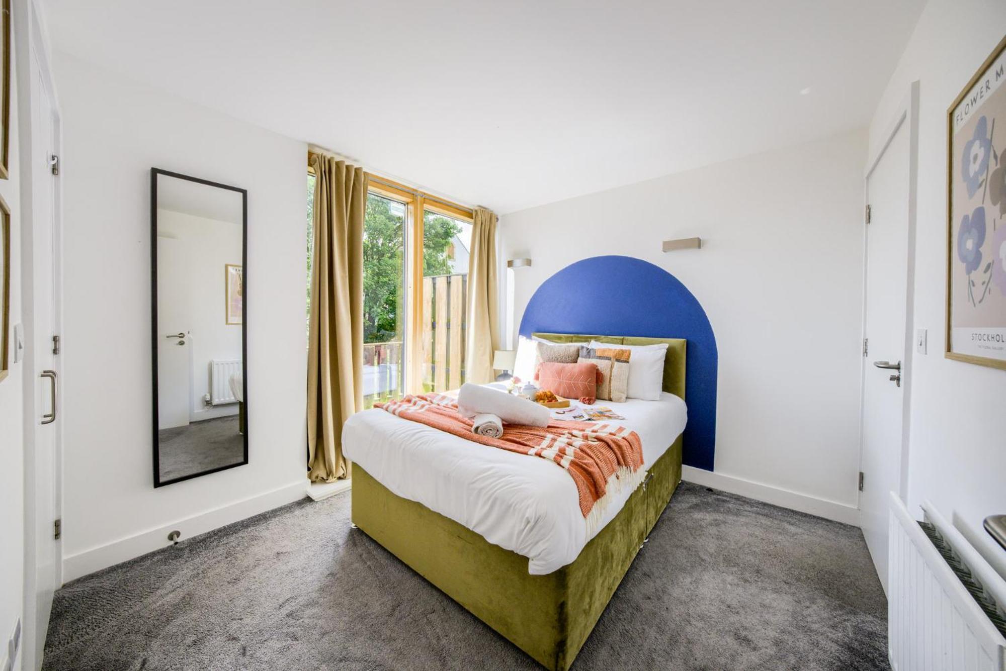 Coventry Large 4-Bed Townhouse By Empower Homes 외부 사진